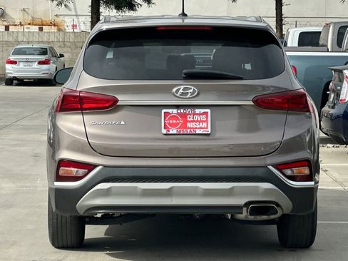 Used 2019 Hyundai Santa Fe SE image 8