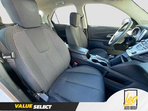 Used 2017 Chevrolet Equinox LS image 24