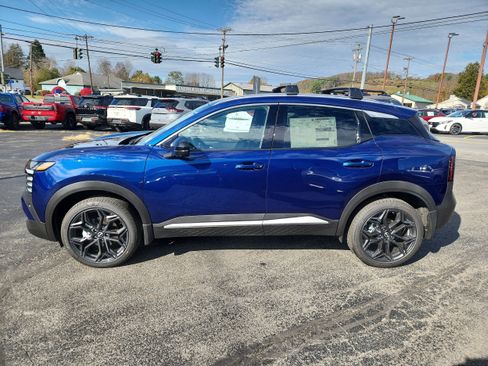 New 2026 Nissan Kicks SR w/ Cold Weather Package image 5