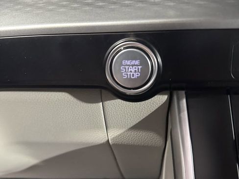 Used 2022 Kia Carnival LX image 36