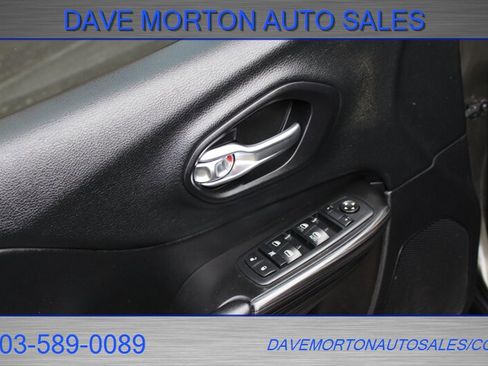 Used 2014 Jeep Cherokee Trailhawk w/ Cold Weather Group image 11