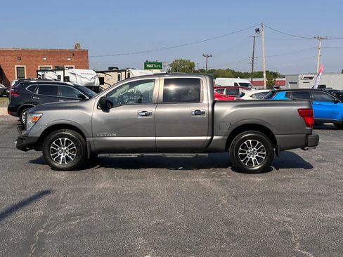 Used 2021 Nissan Titan SV w/ Accessory Utility Package RWD image 8