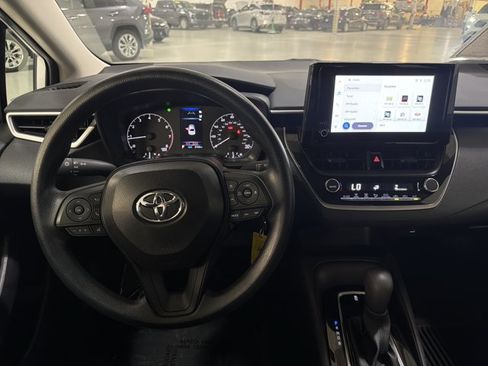 Used 2025 Toyota Corolla LE FWD image 27