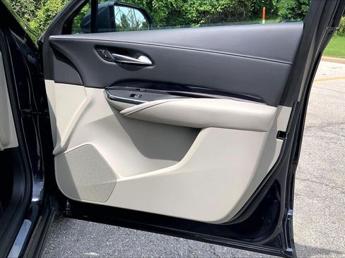Certified 2023 Cadillac XT4 Luxury w/ Cold Weather Package FWD image 26