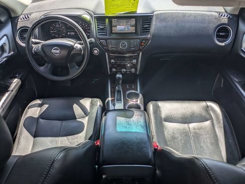 Used 2013 Nissan Pathfinder SL FWD image 16