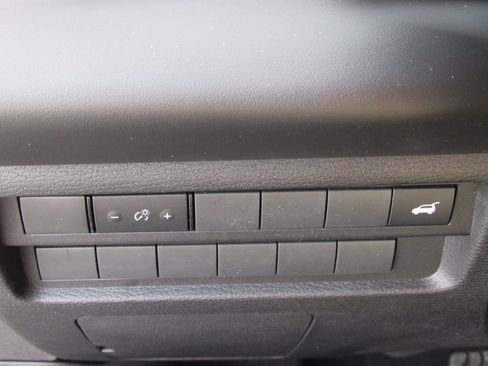 New 2025 Mitsubishi Outlander SE image 22