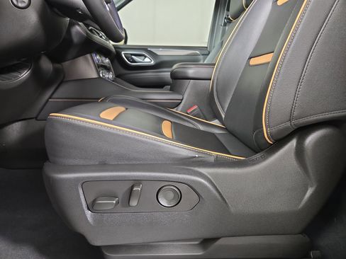Certified 2023 GMC Yukon XL AT4 AWD/4WD image 31