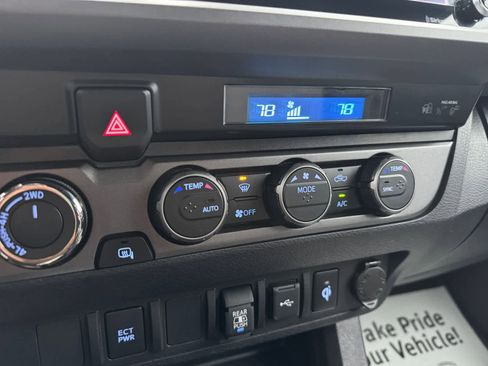 Used 2023 Toyota Tacoma TRD Sport image 19