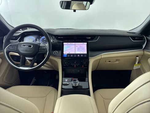 New 2025 Jeep Grand Cherokee L Limited image 3