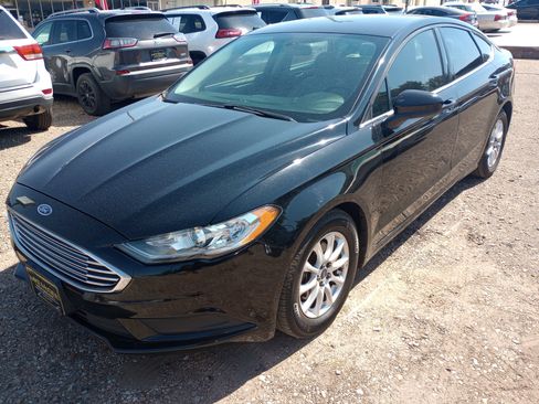 Used 2017 Ford Fusion S FWD image 3