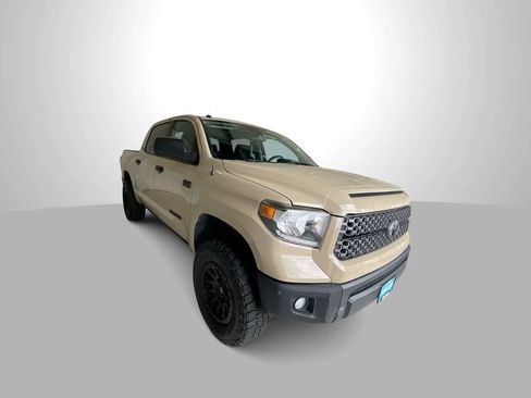 Used 2019 Toyota Tundra SR5 w/ SR5 Upgrade Package AWD/4WD image 2