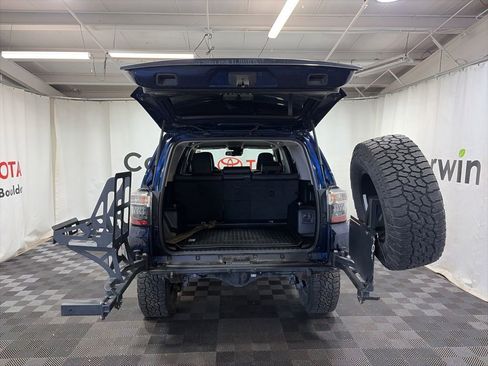 Used 2023 Toyota 4Runner TRD Off-Road Premium AWD/4WD image 19