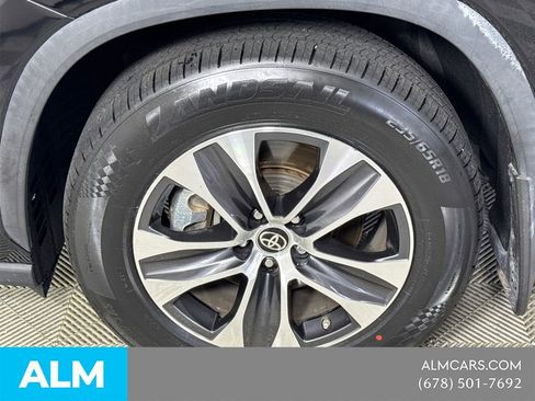 Used 2023 Toyota Highlander XLE FWD image 15