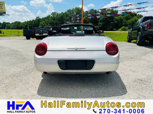 Used 2005 Ford Thunderbird RWD image 3