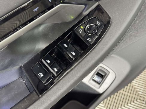 Used 2026 BMW 530i xDrive w/ Premium Package AWD/4WD image 18