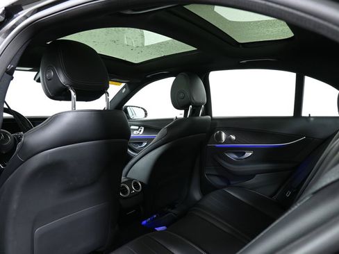 Used 2023 Mercedes-Benz E 350 4MATIC Sedan image 6