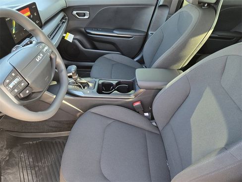 New 2026 Kia K4 LXS image 9