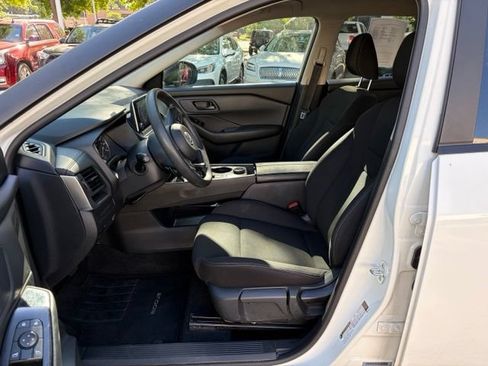 Used 2024 Nissan Rogue S AWD/4WD image 16
