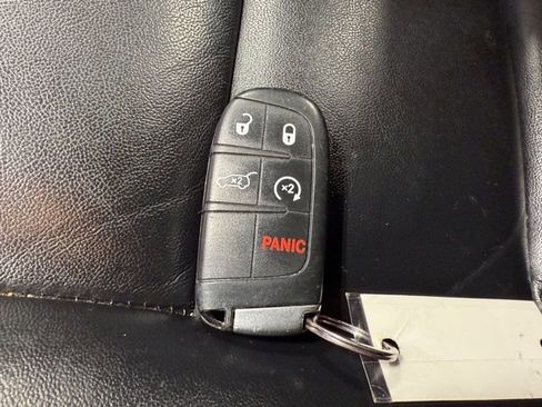 Used 2022 Jeep Grand Cherokee Limited image 28