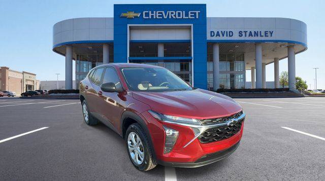 Used 2024 Chevrolet Trax LS FWD image 2