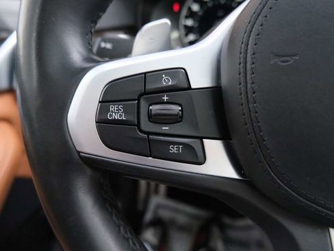 Used 2017 BMW 540i xDrive image 40