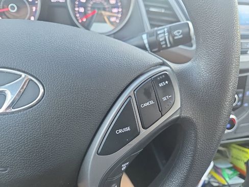 Used 2015 Hyundai Elantra SE w/ Option Group 02 image 13
