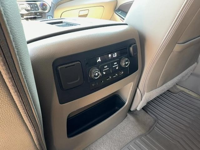 Used 2018 Chevrolet Suburban Premier AWD/4WD image 13