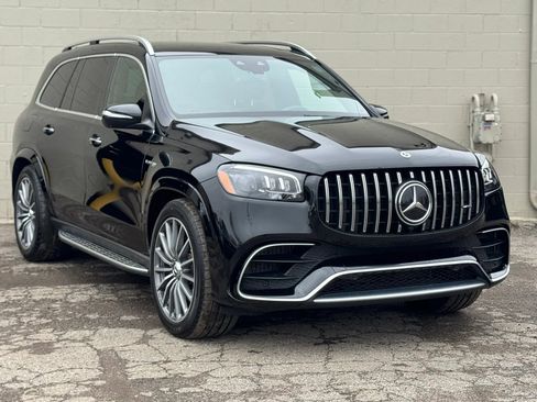 Used 2023 Mercedes-Benz GLS 63 AMG 4MATIC w/ Warmth & Comfort Package image 11