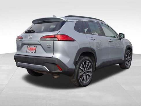 Used 2024 Toyota Corolla Cross XLE image 3