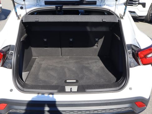 Certified 2024 Chevrolet Trax RS w/ Driver Confidence Package image 33