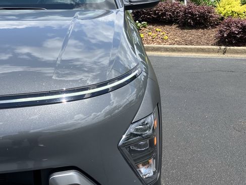 Used 2025 Hyundai Kona SEL FWD image 5