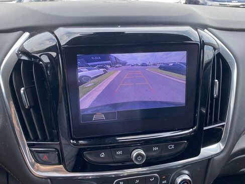 Used 2020 Chevrolet Traverse LT w/ Driver Confidence II Package AWD/4WD image 15