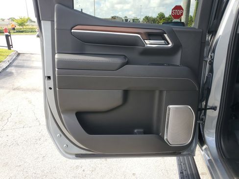 Used 2024 GMC Sierra 1500 Denali w/ Technology Package image 32