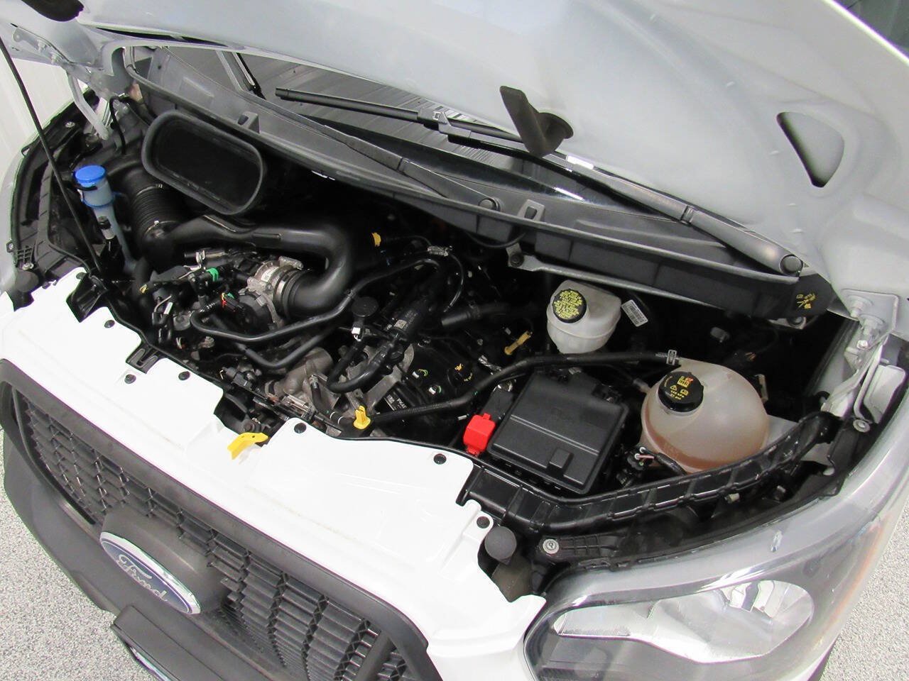 Used 2023 Ford Transit 250 Medium Roof AWD image 31