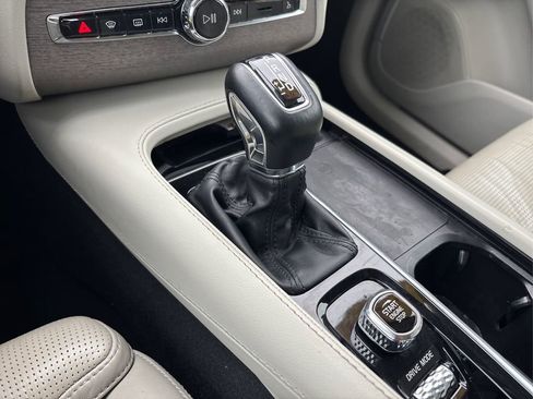 Used 2021 Volvo XC90 T6 Inscription w/ Climate Package image 34