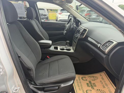 Used 2011 Jeep Grand Cherokee Laredo AWD/4WD image 26