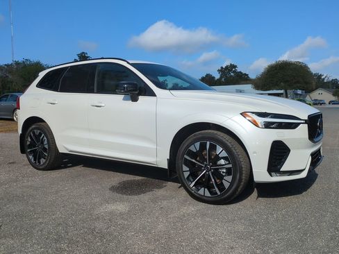 New 2026 Volvo XC60 B5 Plus w/ Protection Package Premier image 2