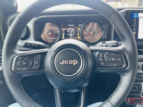 Used 2026 Jeep Wrangler Unlimited Sport AWD/4WD image 18