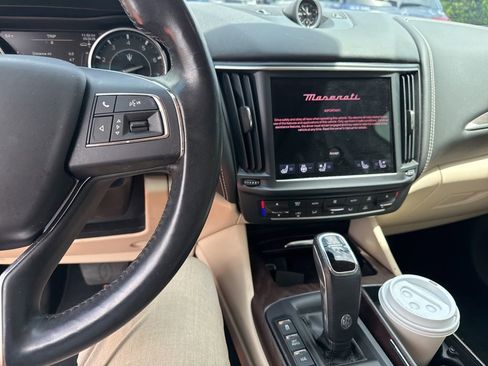 Used 2022 Maserati Levante GT AWD/4WD image 4