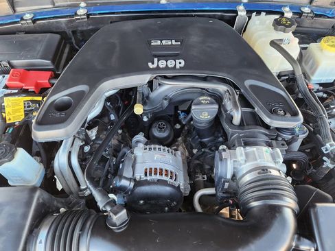 Used 2021 Jeep Gladiator Willys image 28