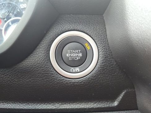 Certified 2025 RAM 2500 Big Horn AWD/4WD image 18