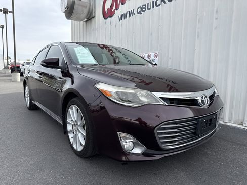 Used 2013 Toyota Avalon Limited image 31