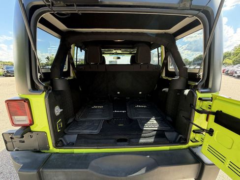 Used 2016 Jeep Wrangler Unlimited Rubicon AWD/4WD image 25