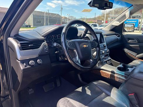 Used 2019 Chevrolet Suburban LT AWD/4WD image 13