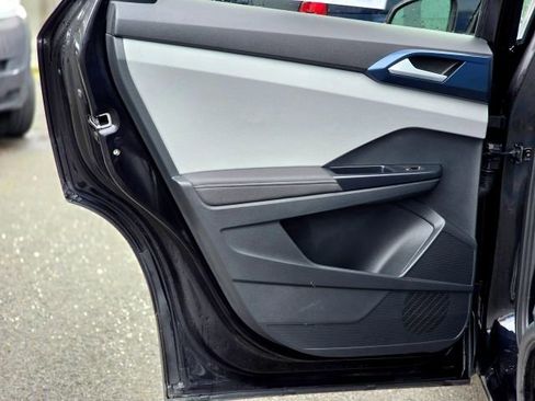 Used 2024 Volkswagen Taos SE image 29