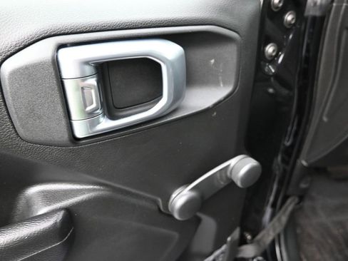 Used 2022 Jeep Wrangler Unlimited Sport AWD/4WD image 11