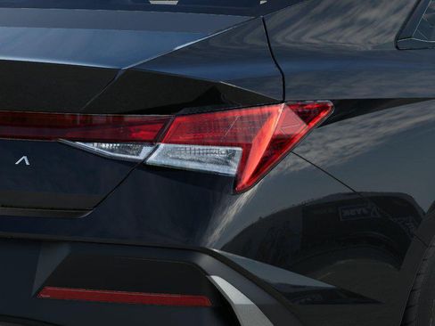 New 2026 Hyundai Elantra SE FWD image 10