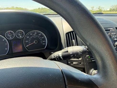Used 2010 Hyundai Elantra GLS FWD image 28
