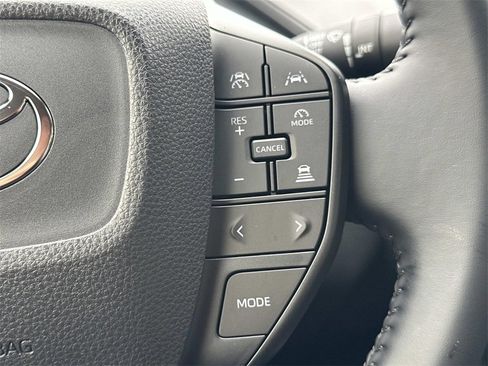 Used 2025 Toyota Prius LE image 16