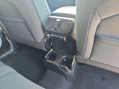 Used 2024 Jeep Wrangler Sport S image 13